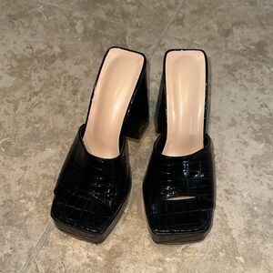 Elegant Black Croc-Embossed Women's Heels